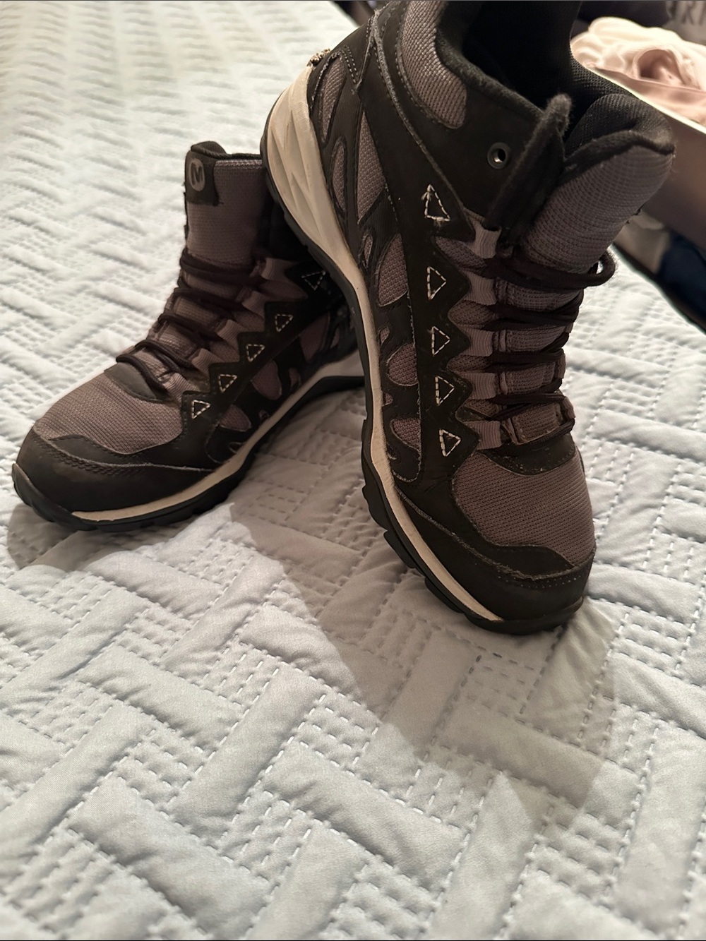 Merrell Women’s Gray Hiking Shoes Sz 7